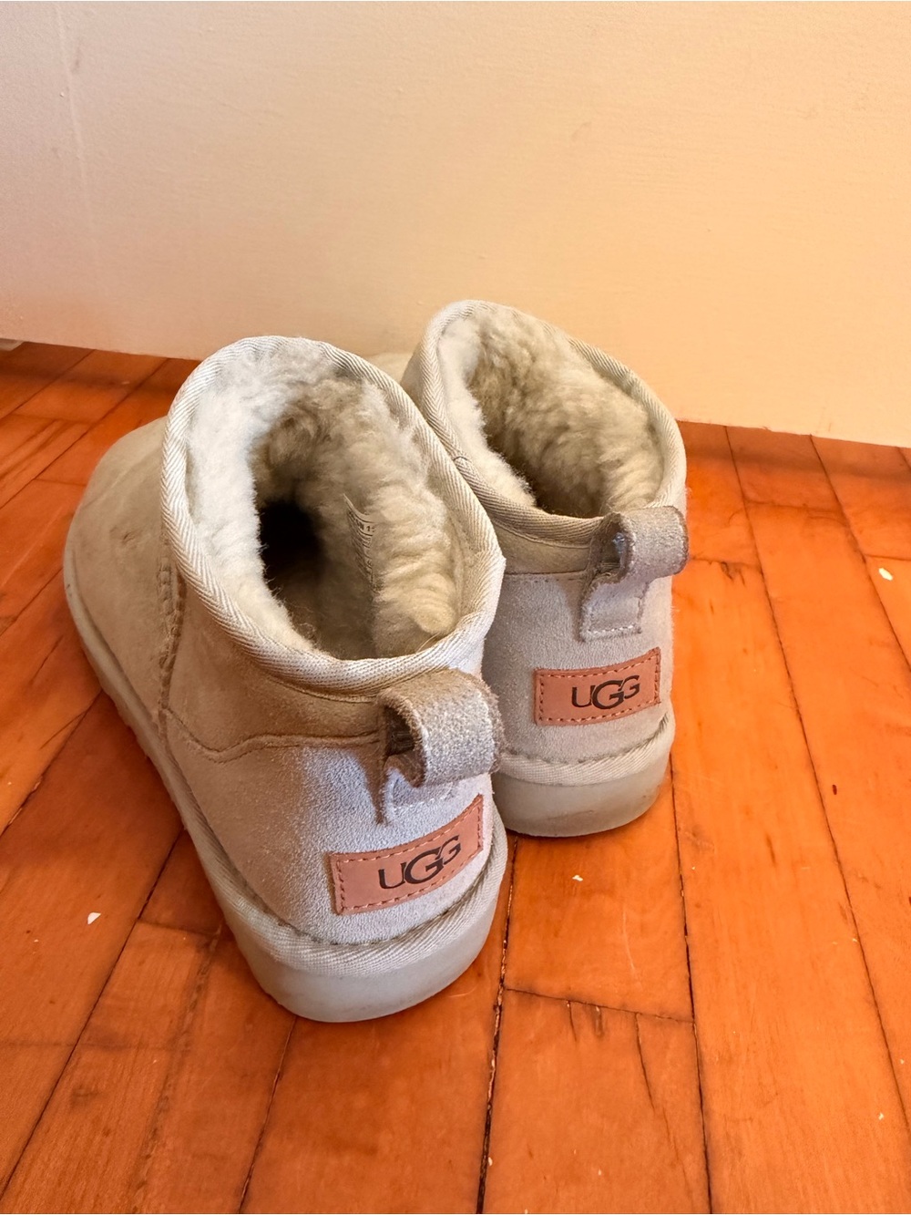 Uggs - Picture 2 of 8